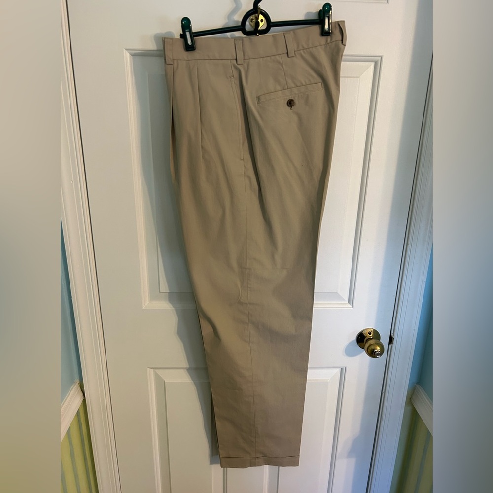 Brooks Brothers ‘346’ Pleated-Front Chinos (NWOT)- 34/32